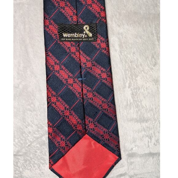 Wembley mens tie Red and Black print-for Blue, black, or gray suit‎ - Picture 3 of 4